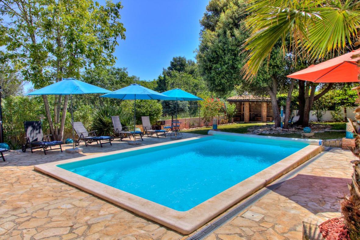 Villa Dolce Vita **** Premantura Exterior photo